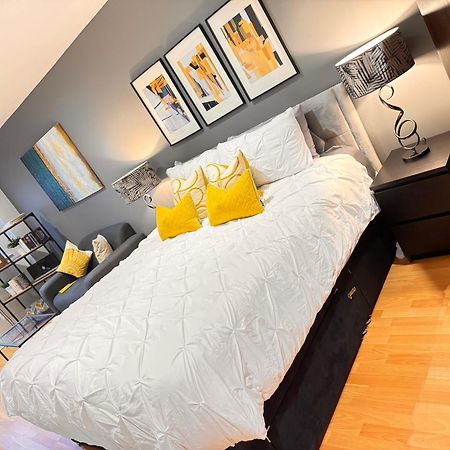 Perfectly Located City Centre Studio Apartment - West One With Free Wifi, Gym Access, Netflix Sheffield Bagian luar foto