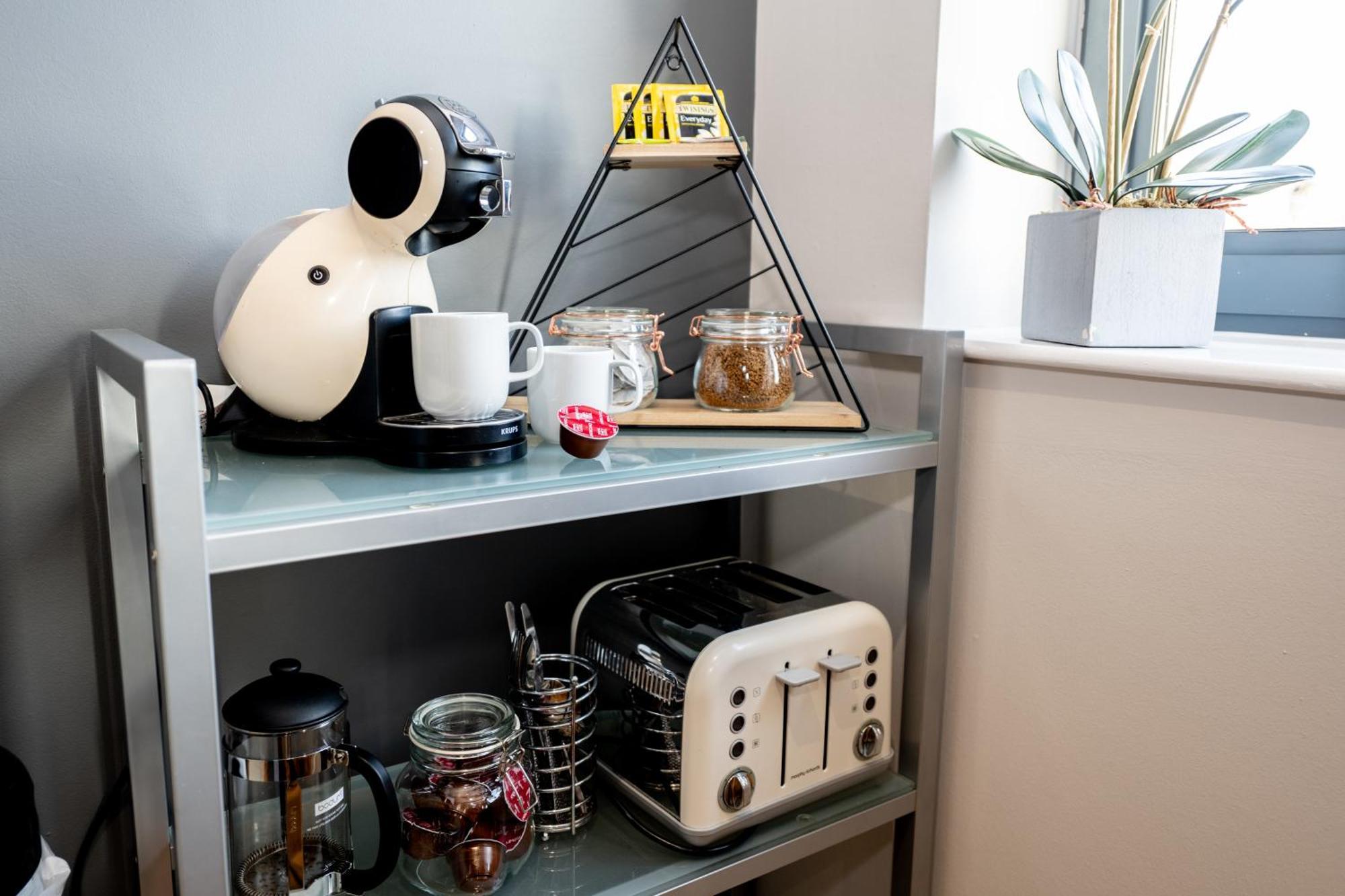 Perfectly Located City Centre Studio Apartment - West One With Free Wifi, Gym Access, Netflix Sheffield Bagian luar foto